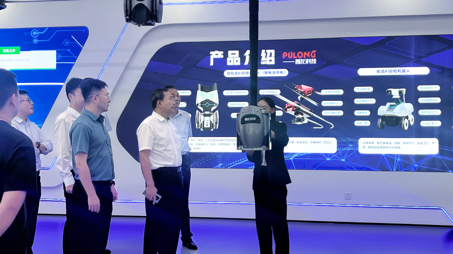 《中国工程院院士唐佩福一行莅临北京普龙科技有限公司参观考察》(图3)